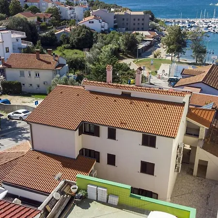 Lada, 50 M Vom Entfernt Appartement Pjescana Uvala